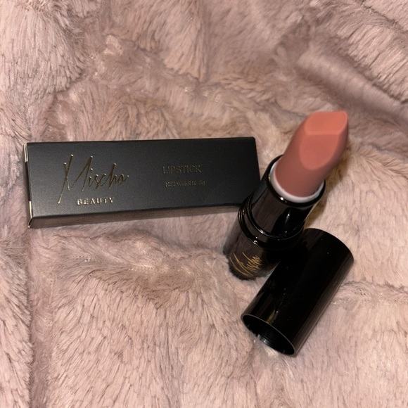 Mischo Beauty Lipstick in Shade Ijama Full Size New In Box - Picture 2 of 7